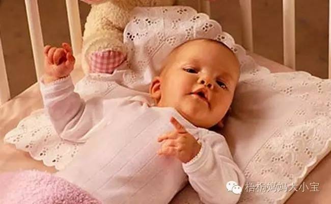 宝宝被蚊子咬了能喷酒精吗,家里喷杀虫剂和蚊香小孩有影响吗