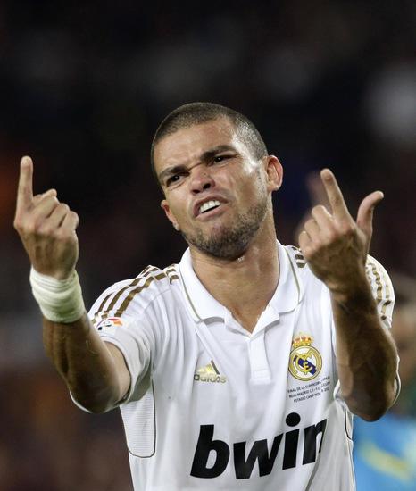 盘点足坛那些打架暴怒的时刻,足坛十大斗殴狠人