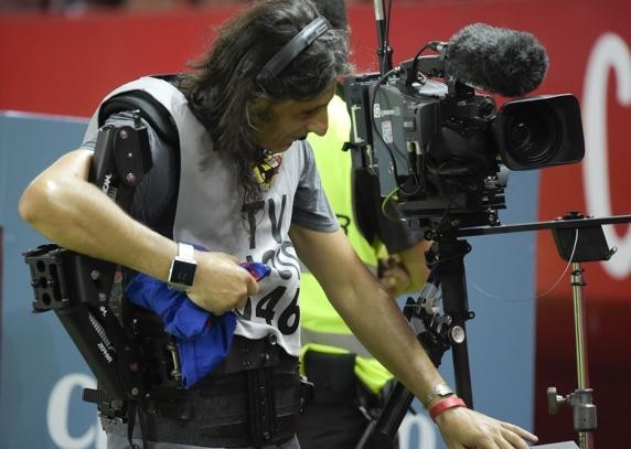 喏这就是梅西那件被摄影师撩走的短裤