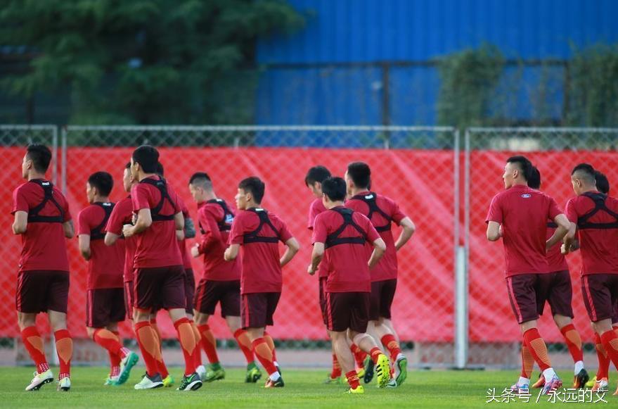 12强国足1-1澳大利亚,世预赛12强赛国足对阿曼