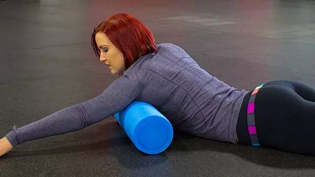 泡沫轴放松有效还是拉伸有效,拉伸泡沫轴和筋膜枪