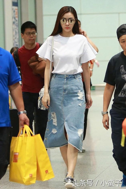 女星最新机场街拍 杨幂甩了郑爽N条街