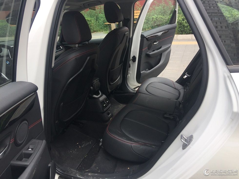 华晨宝马218两厢大屏,宝马218空间大吗