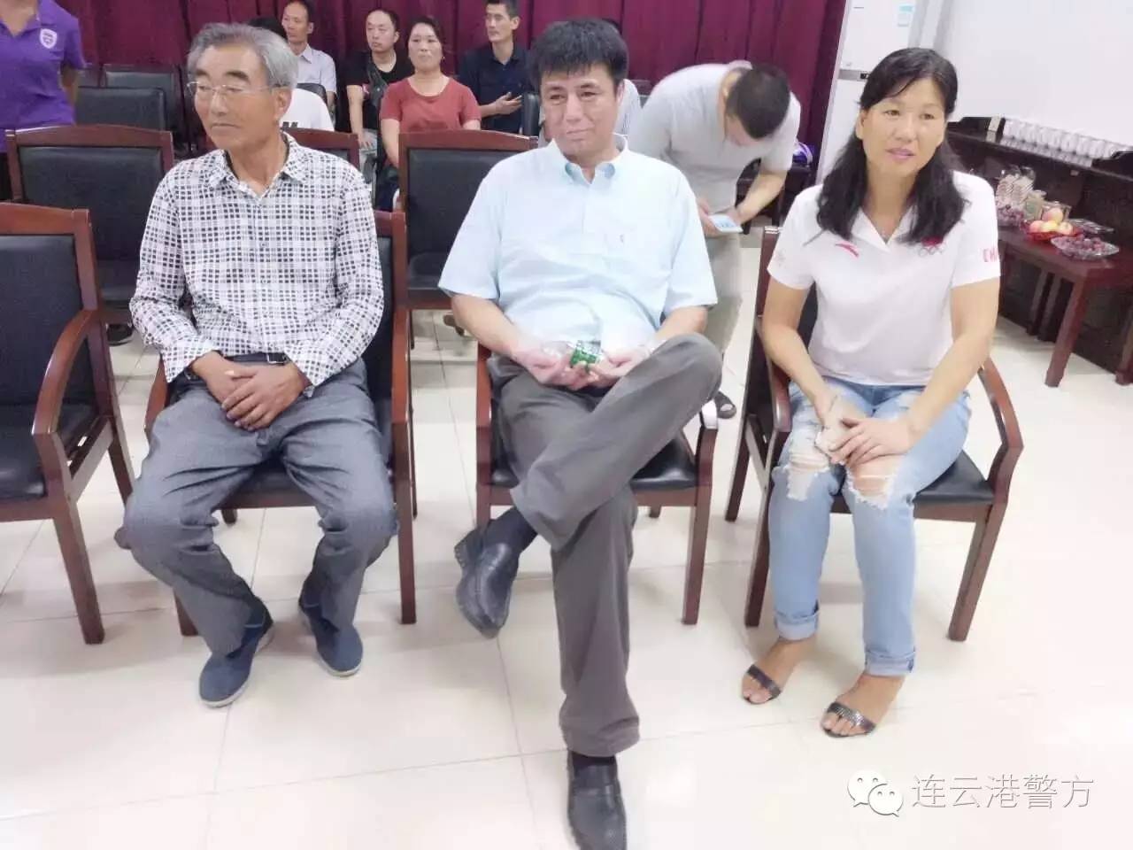 龚翔宇江苏女排队长,龚翔宇全家照片