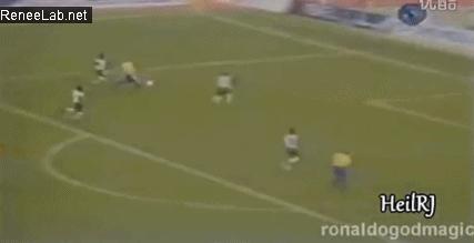 不止会进球，看外星人罗纳尔多精湛的传球脚法