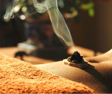 有烟和无烟的艾灸条哪个好,艾灸到底有烟好还是无烟好