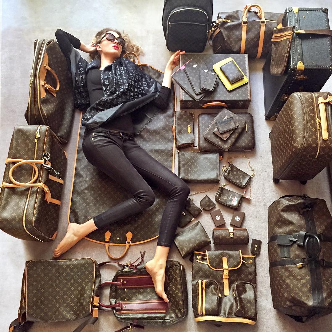 晒*过包**时了！这个白富美有数不清的配饰