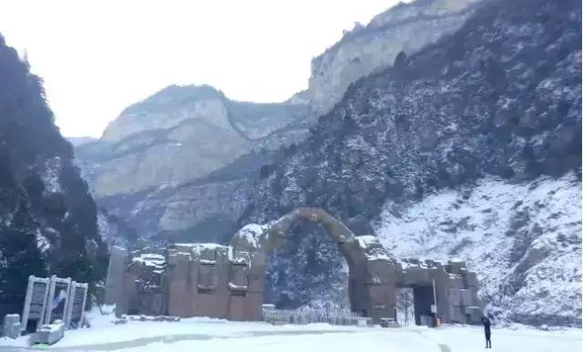 灵石县红崖峡谷攻略,灵石红崖峡谷口