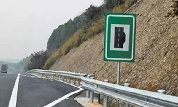 行驶中方向盘故障灯亮起怎么处理,方向盘多功能键失灵解决办法