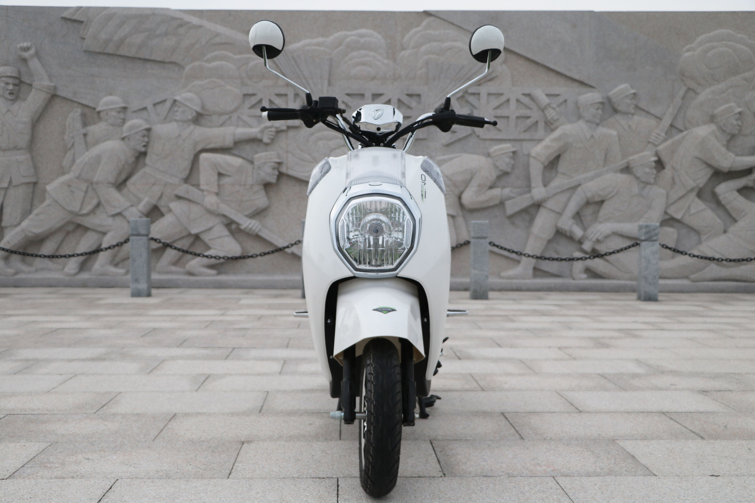 雅迪和小牛哪个更智能,雅迪比小牛更稳定