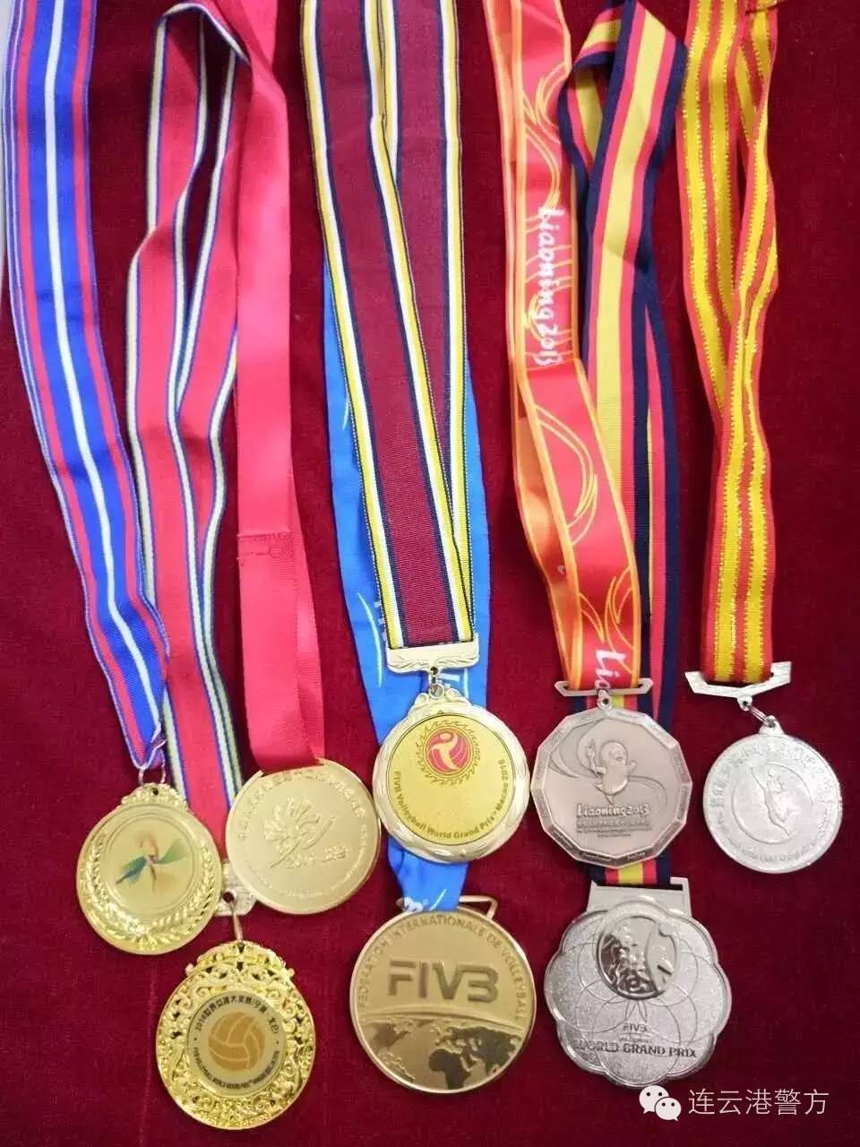 龚翔宇江苏女排队长,龚翔宇全家照片