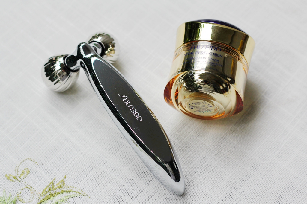 频繁“打飞的”，必备技能为面子形象工程背书