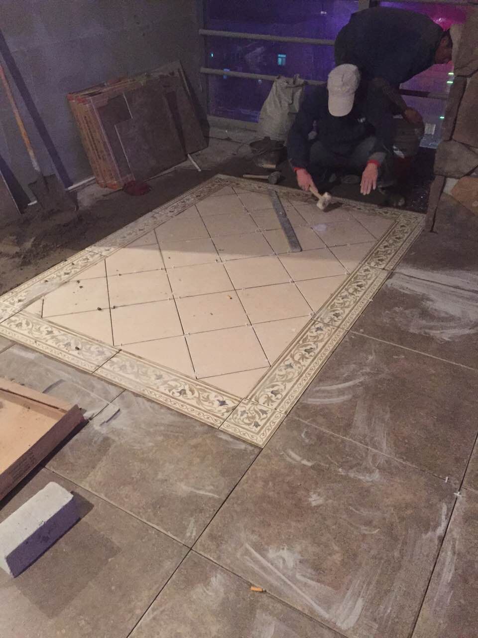 冬天装修贴瓷砖有什么问题,家里装修能薄贴地砖吗