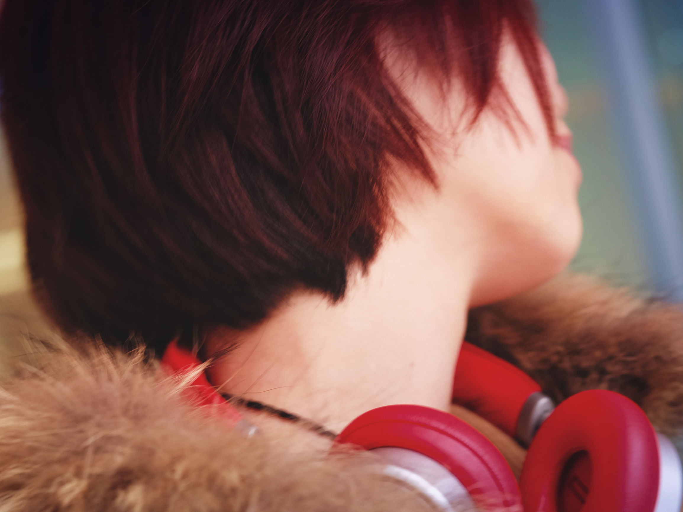 一款戴出门很拉风的头戴耳机！魅族HD50红色版上手体验！