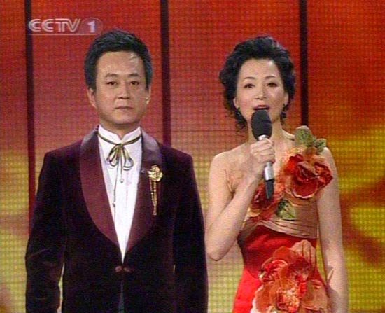 猴年央视春晚主持人,猴年春节联欢晚会主持人