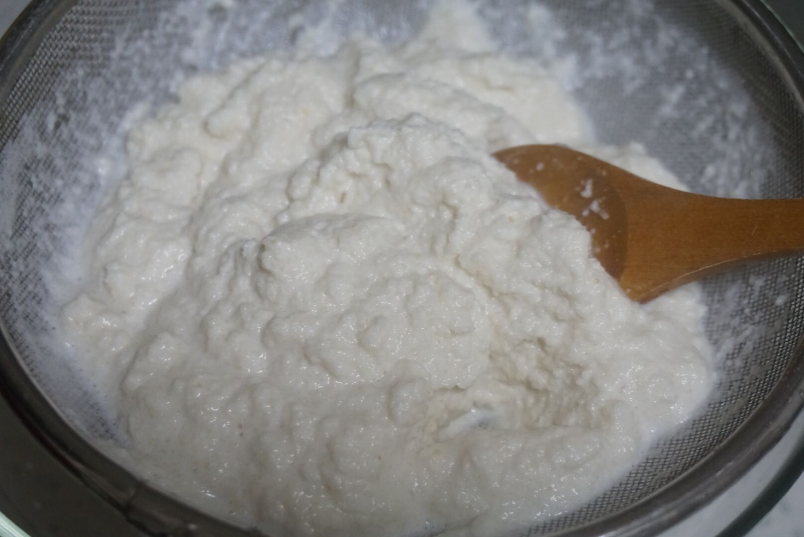 你在苍蝇馆子喝到的醇香又爽滑的花生露，咱在家用两元就能做一锅