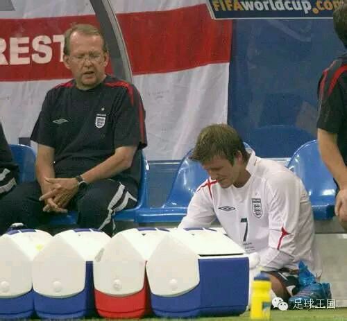 足球场上为之动容的28个瞬间,足球场上那些落泪瞬间