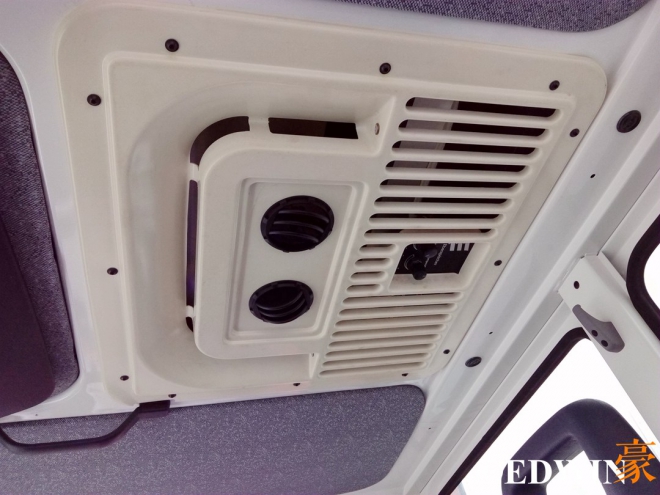 乌尼莫克u5000与u4000有何不同,奔驰乌尼莫克u400军用卡车