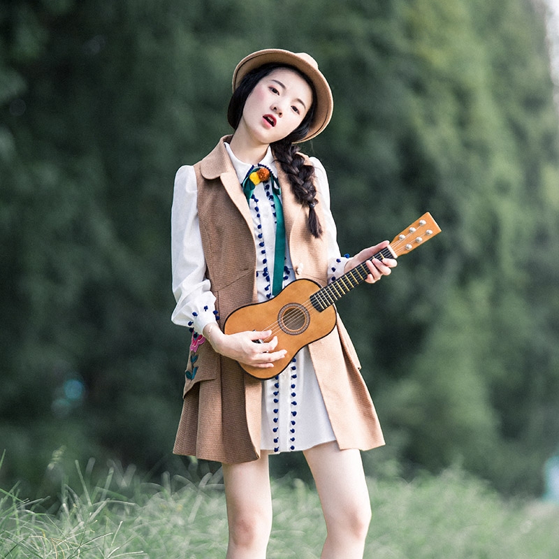 九月穿马甲配什么,九月马甲搭配