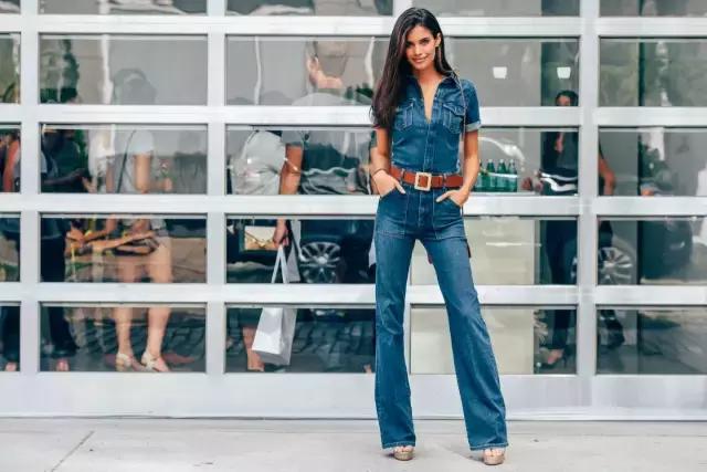 这个牌子的牛仔裤请给我来一打!