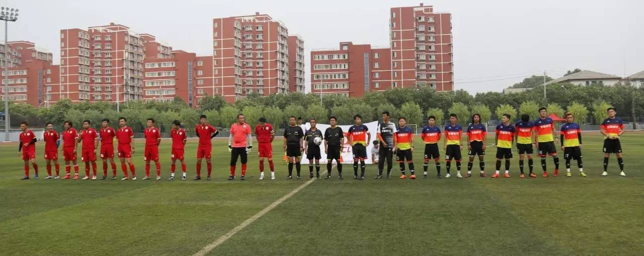 像踢足球一样简单,非职业球队可以踢英超吗