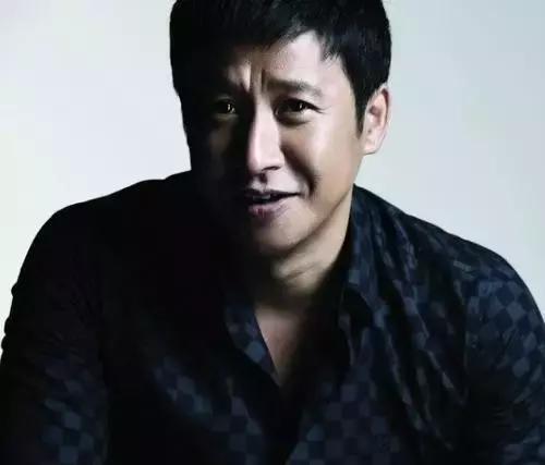 同叫张国强，一个是王宝强连长，一个是李若彤表哥