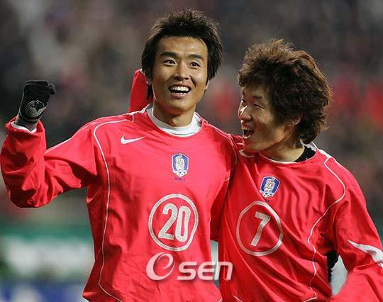 2004年东亚杯李玮锋,2002年十强赛李玮锋头球