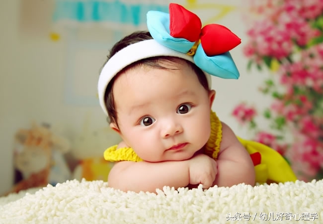 婴儿舌头底下血管发紫是怎么回事,婴幼儿舌头发黑是怎么回事