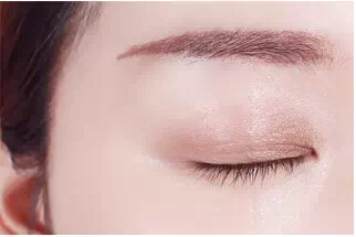 很适合复古风格的妆容,复古简单妆容化妆教程