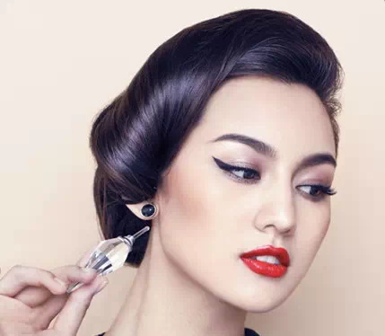 很适合复古风格的妆容,复古简单妆容化妆教程