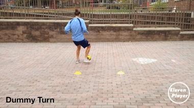 足球踢墙训练视频,足球接球转身训练方法