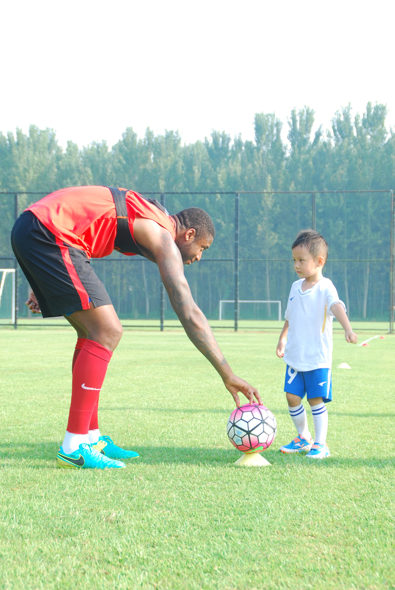 足球河南建业vs长春,足球河南建业