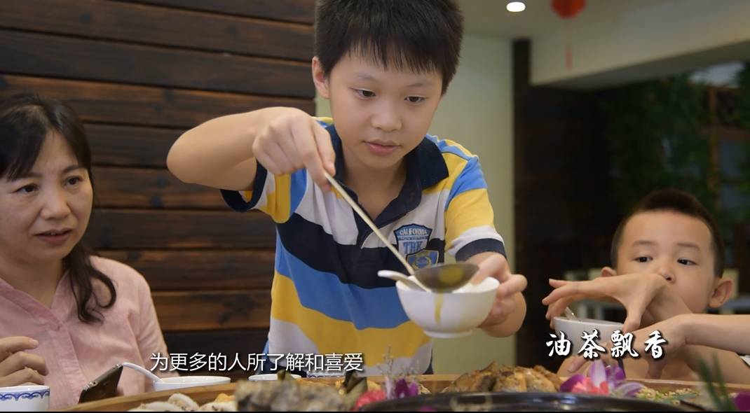 油茶飘香的句子,油茶飘香心相连原唱