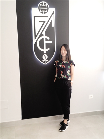 鍐姴杞細瑗跨敳,閲嶅簡濂冲瓙瓒崇悆鍩硅