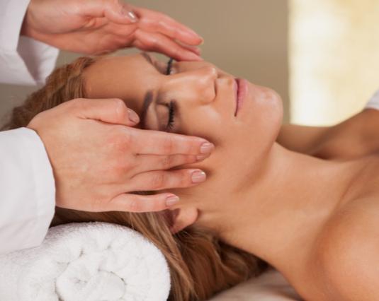 法令纹太深怎么淡化男生,法令纹很显老怎么改善法令纹