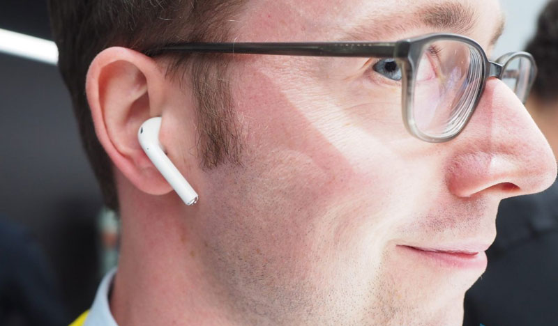 airpods耳机被磕,airpods耳机是什么水平