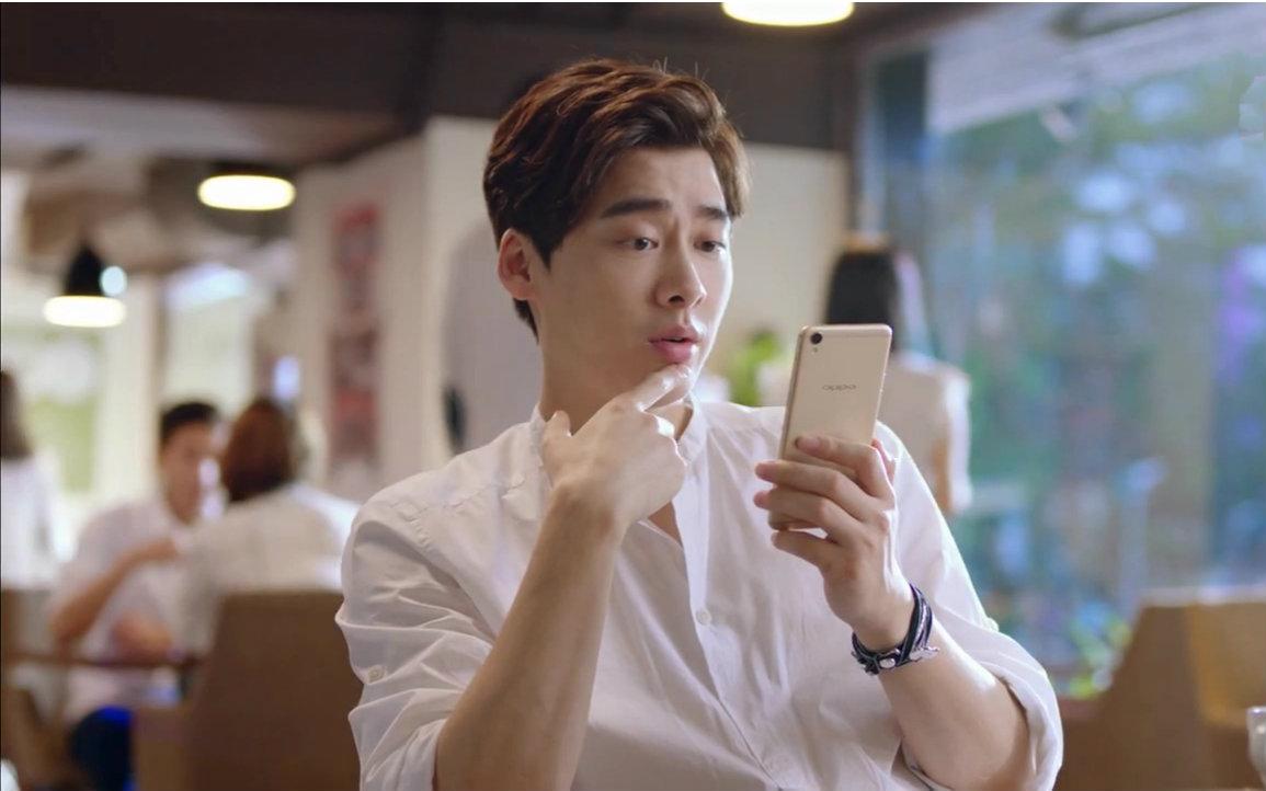 oppo reno8不再高价低配 (opporeno5是不是高价低配)