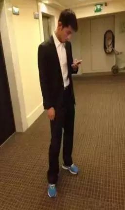 张继科香港表演赛撩妹,张继科爱撩妹