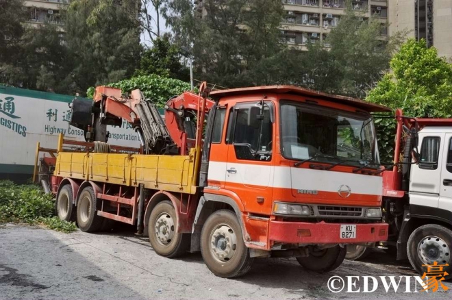经典的日系卡车这里都有？香港街头某货运停车场实拍