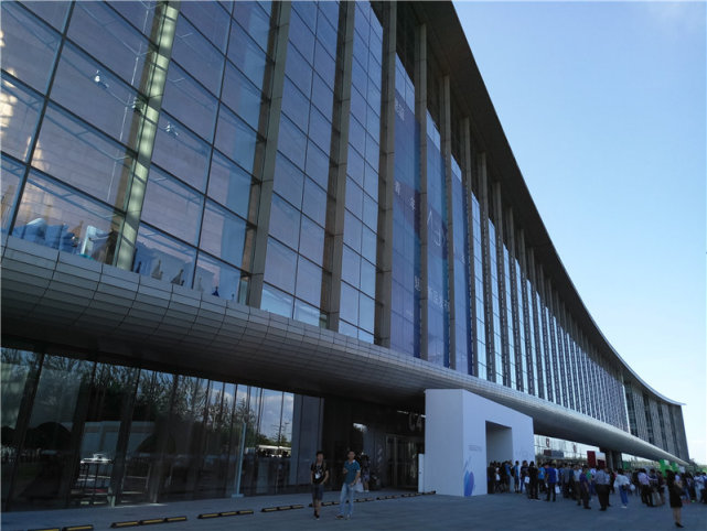 颠覆传统模块化大作:MotoZ上手评测