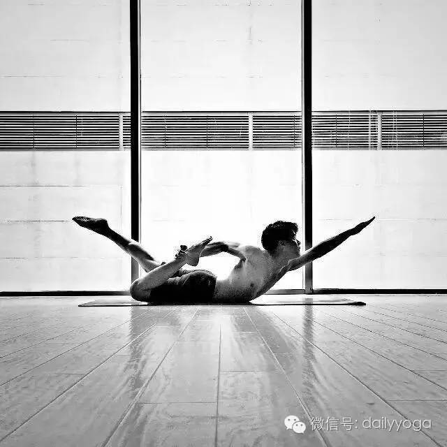 山式是瑜伽最基础体式,基础好看的瑜伽体式