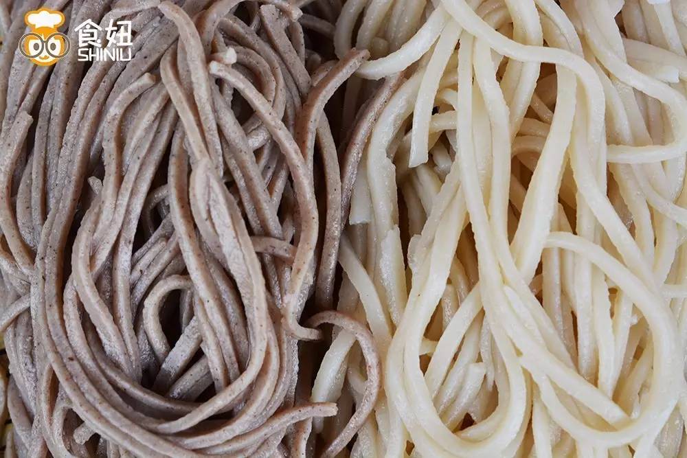 鳗烤肉现烤活鳗鱼探店,食妞