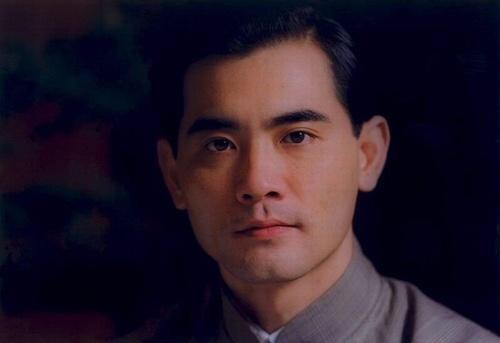 有美人沟的演员都大火，在剧中美人沟都散发魅力，来比比胡歌和易烊千玺的谁帅，看看谭松韵和朴信惠的谁美