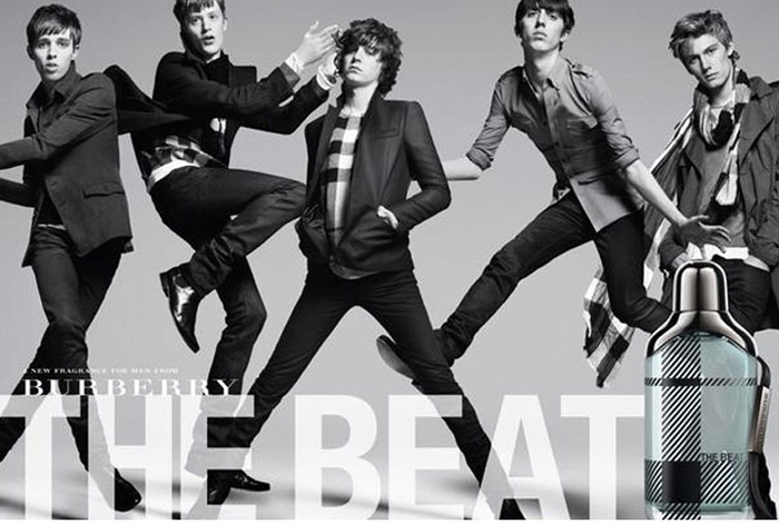 在街上突然闻到熟悉的香水味,女生说你身上有熟悉的味道