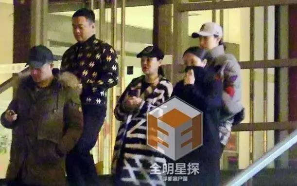 董璇和女儿的最新照片,董璇和女儿全照