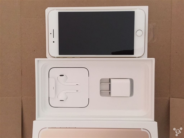网友晒首批iPhone7开箱：黑色、玫瑰金成主流