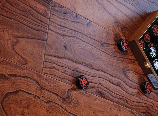 榆木地板搭配什么颜色墙,榆木浮雕地板怎么搭配好看