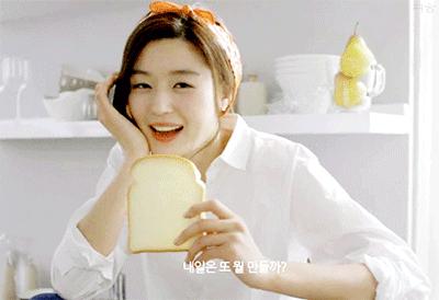 初秋减龄条纹衬衣,粉色初秋衬衣气质百搭