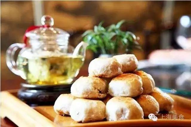 上海本地人吃的鲜肉月饼,上海这些老字号里的鲜肉月饼