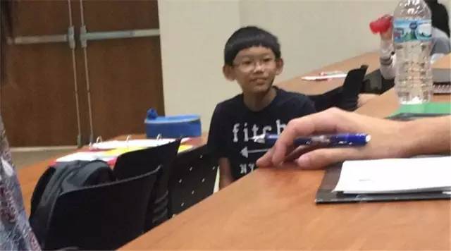 开学就要定个小目标，比方说花他个十几万